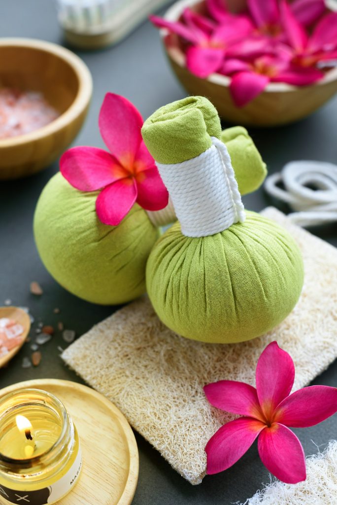 Thai Spa herbal massage compress ball warm aroma therapy for body relaxing